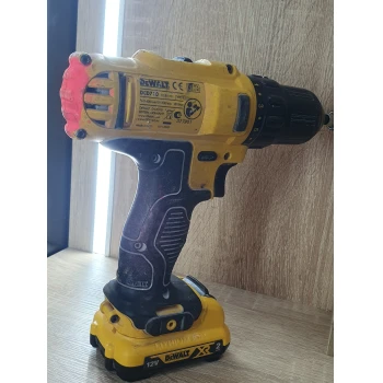 Masina de insurubat DeWalt DCD710