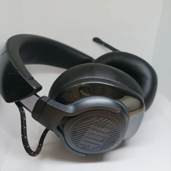 Căști JBL Quantum 810