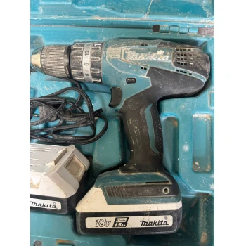 Mașină de înșurubat Makita HP457D