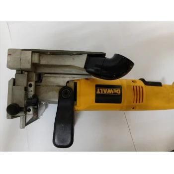 Frezer Dewalt DW682K
