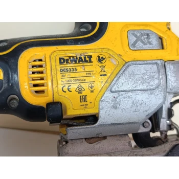 Ferăstrău DeWalt DCS335
