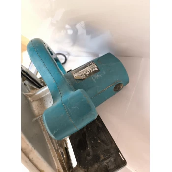 Ferastrau circular Makita 5704R