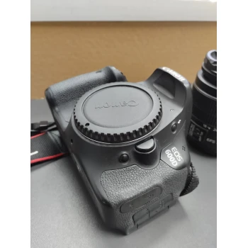 Aparat foto Canon EOS 600D