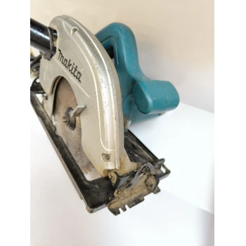 Ferastrau circular Makita 5704R