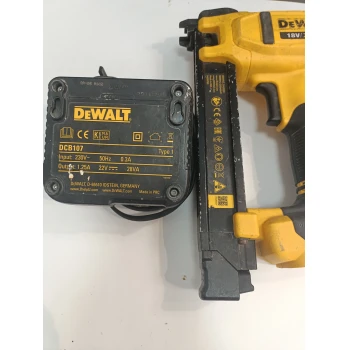 Capsator cu acumulator DeWalt DCN701