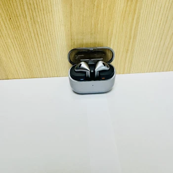 Samsung galaxy buds 3 silver