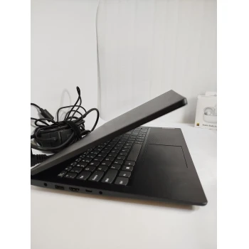 Laptop Lenovo 82YU AMD Ryzen 3 7320U