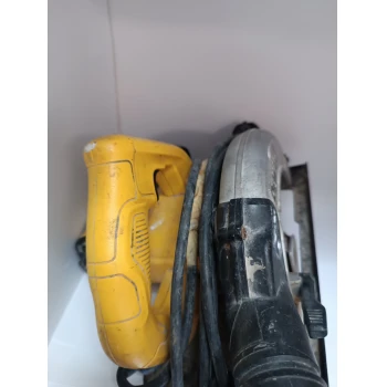 Fierastrau circular DeWalt DWE550
