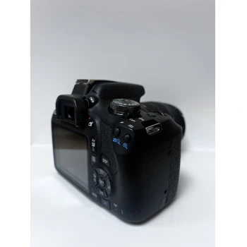 Canon EOS 2000D