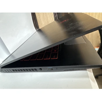 Laptop MSI GF63 THIN8SC