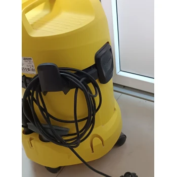 Aspirator umed și uscat Karcher WD 3.200