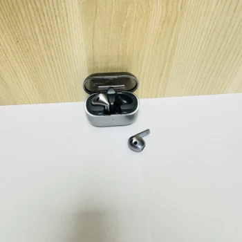 Samsung galaxy buds 3 silver