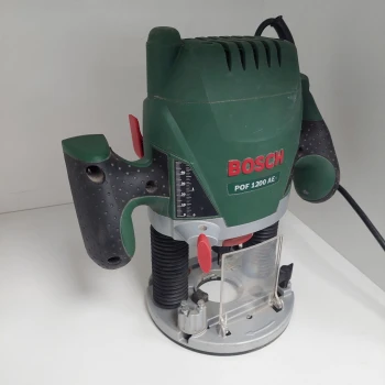Maşină de frezat Bosch POF 1200 AE