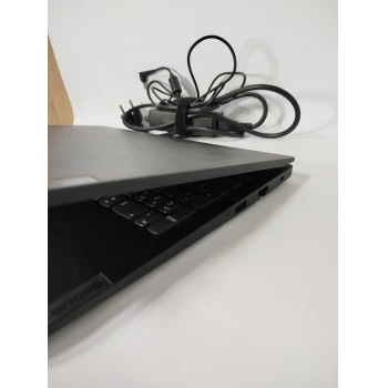 Laptop Lenovo 82YU AMD Ryzen 3 7320U