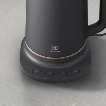 Fierbător electric Electrolux E7K1-6BP, Black