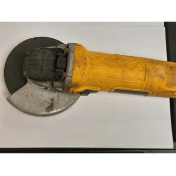 DeWalt DWE 4157-QS 900W