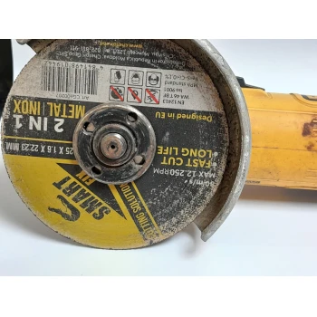 DeWalt DWE 4157-QS 900W