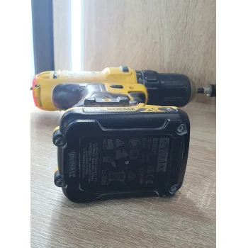 Masina de insurubat DeWalt DCD710