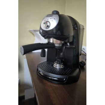 Aparat de cafea Delonghi