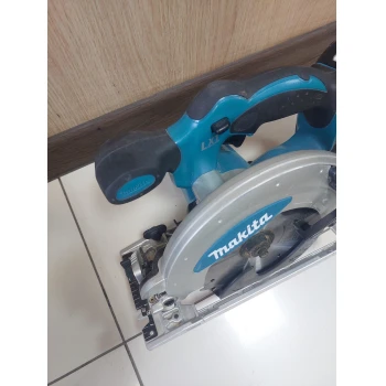 Fierăstrau Circular Makita DSS610