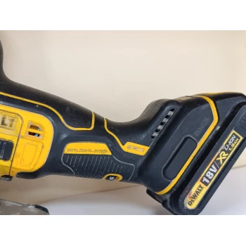 Ferăstrău DeWalt DCS335