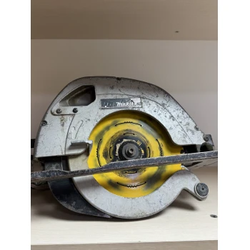 Fierestrau circular Makita 5704R