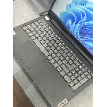Laptop Lenovo V15 G4