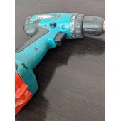 Mașină de înșurubat Makita 6271D