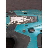 Mașină de înșurubat Makita 6271D