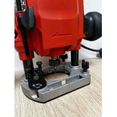 Mașină de Frezat Verticala Makita M3601