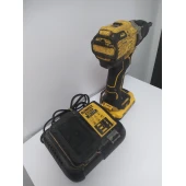 Masina de gaurit DeWalt DCD 701