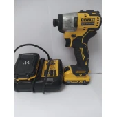 Mașină de înșurubat cu impact DeWalt DCF 801