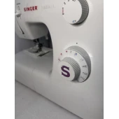 Mașină de cusut Singer 2263