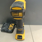 Capsator cu acumulator DeWalt DCN701
