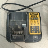 Capsator cu acumulator DeWalt DCN701