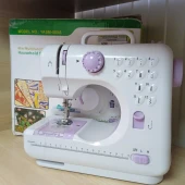 Mașina de cusut Yasm 505A