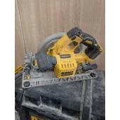 DeWALT XR 18V Fierastrau circular + Lampa LED