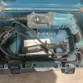 Perforator Makita 780 W HR2470