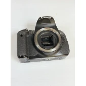 Aparat de fotografiat Canon EOS 650D Kit