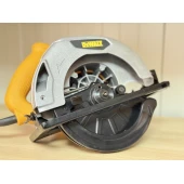 Ferestrau Circular DeWalt DWE575