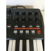 AKAY Pofessional MPK 225