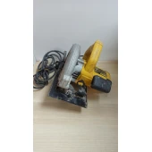 Fierăstrău circular DeWalt DWE560