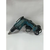 Makita   FS4000