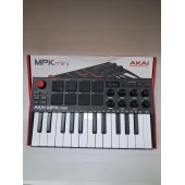 Akai Pofessional MPK mini