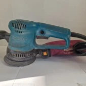 Masina de slefuit orbitala Makita BO5021