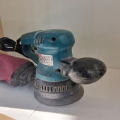 Masina de slefuit orbitala Makita BO5021