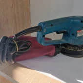 Masina de slefuit orbitala Makita BO5021