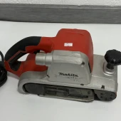 Șlefuitor cu bandă Makita M9400