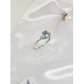 Inel din Aur cu Diamant si topaz Proba 750* 1.90 gr