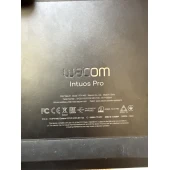 Tableta Grafica Wacom Intuos Pro.